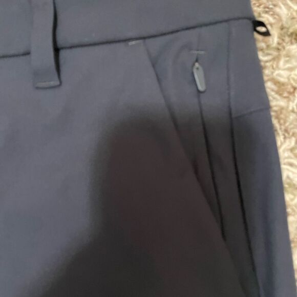 LULULEMON 9" Commission Slim Fit Stretch Cotton Blend Black Chino Shorts Sz 38 - Picture 2 of 5